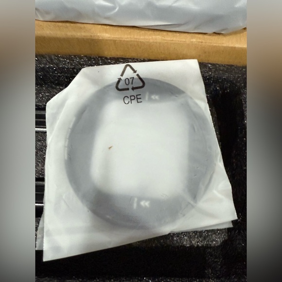 NEEWER 15 Pro Max Phone Cage Video Rig with Dual Handles Compatible with iPhone - Picture 4 of 10